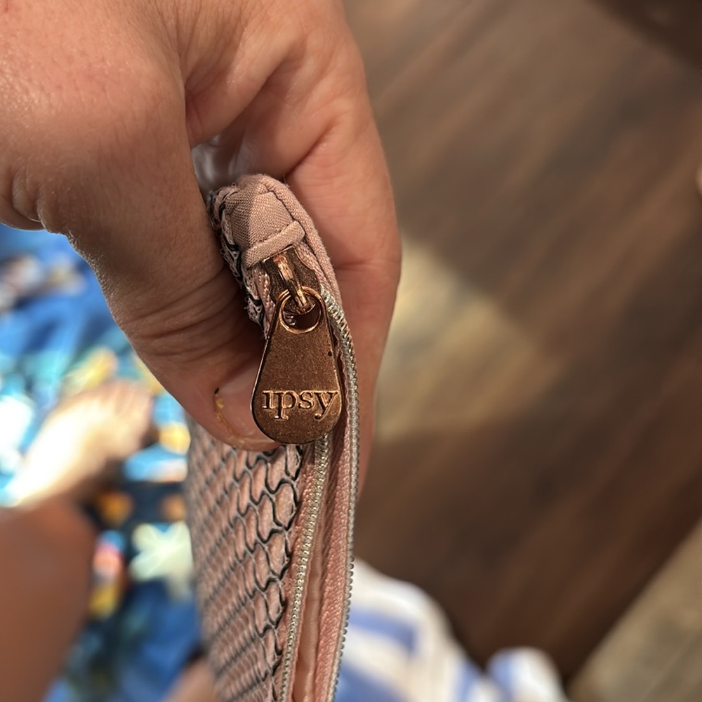 Pink Ipsy Pouch - image 2